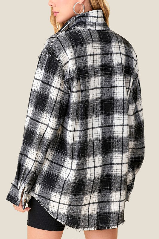Versatile Button-Down Plaid Shirt with Pocket - Ideal Outerwear Choice"